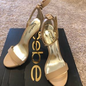 NWOT Bebe Nude heels